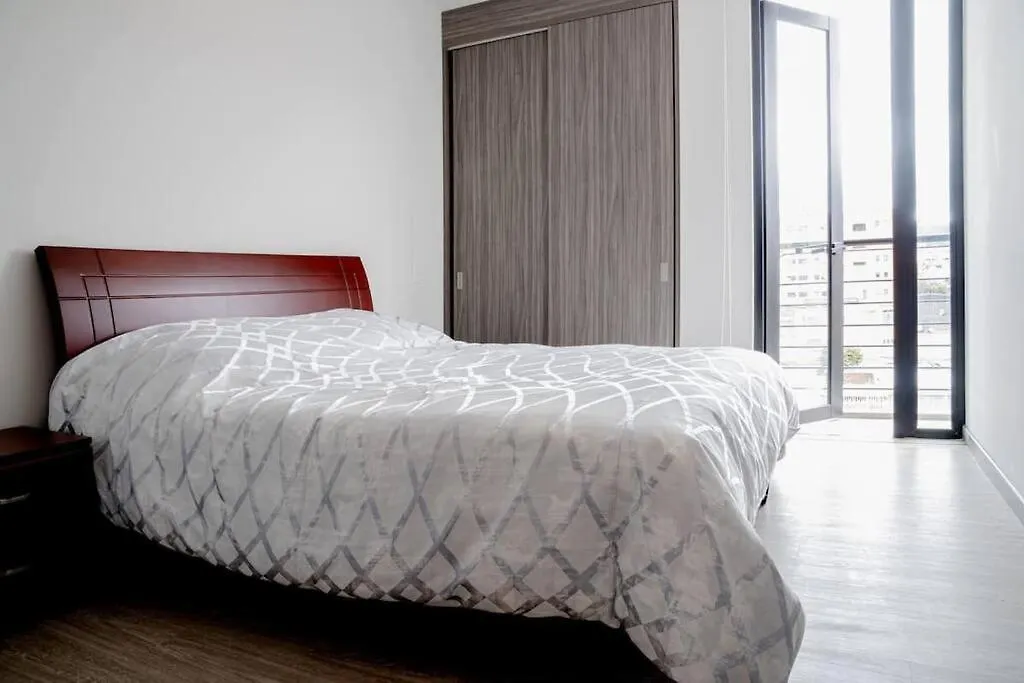 2Bd Near Country Club & Unicentro Condo 45 Bogota 0*,